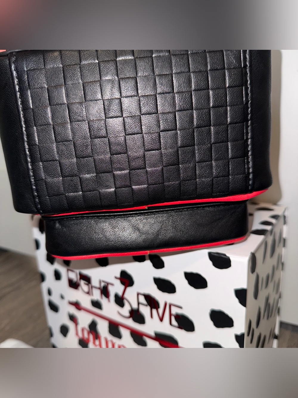 Loungefly Disney Cruella De Vil Convertible Mini Backpack - Picture 8 of 8